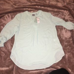NWOT✨ lNY&Co Vneck Soho Blouse- Mint